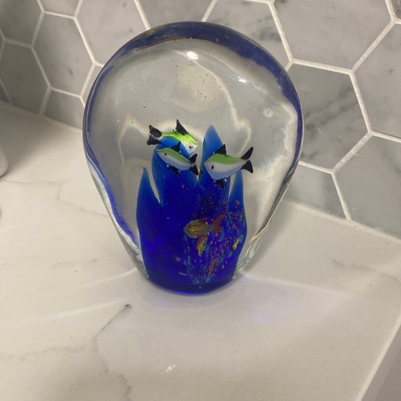 Fish Glass Paperweight/Decorative Item For Table top or Shelf - Picture 3 of 4